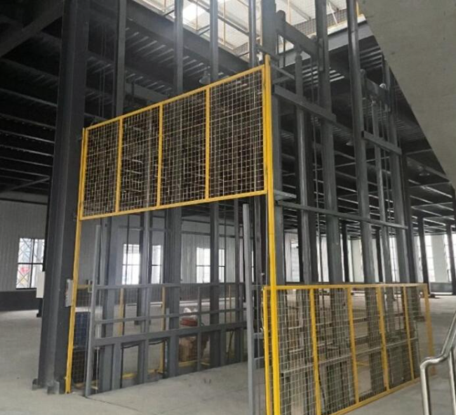 老城镇请详细介绍一下货梯安装在室外的维护方法