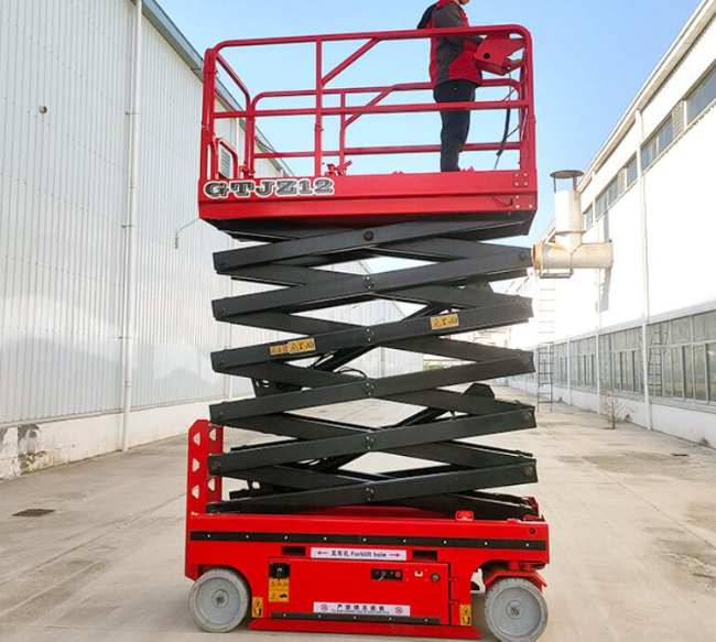 老城镇自行走移动式升降机